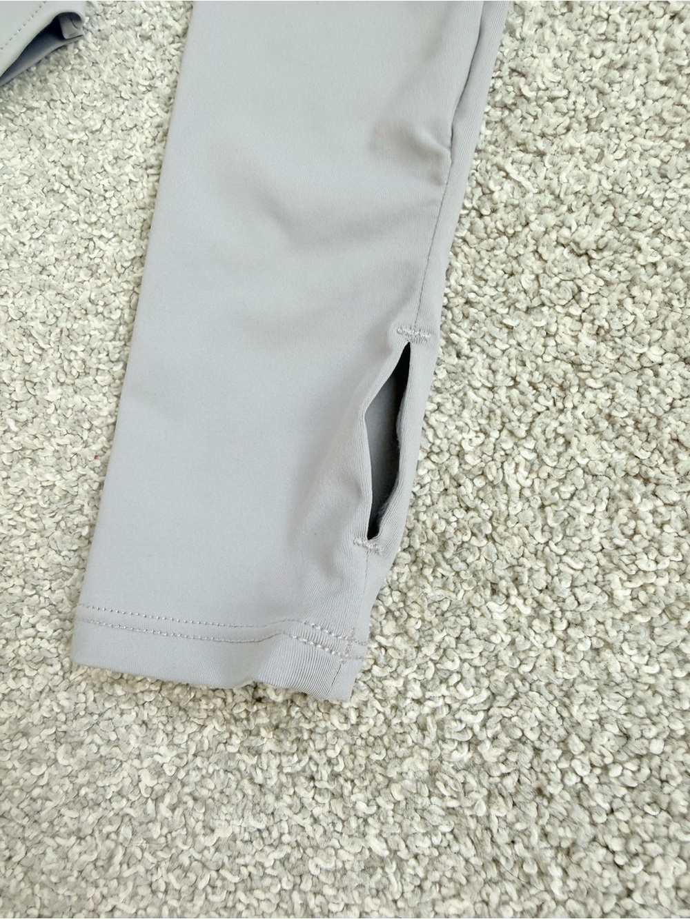 Cropped Long-Sleeve Active Top in Light Gray - Picture 2 of 2
